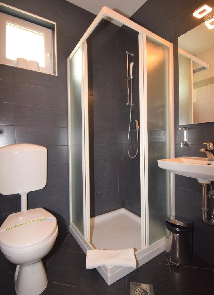 QUADRUPLE STANDARD Room