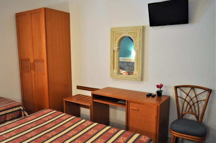 TRIPLE STANDARD Room