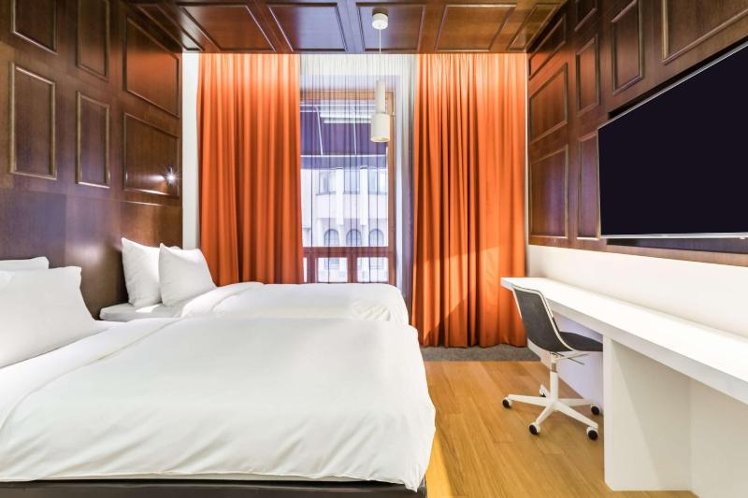 DOUBLE QUEEN SIZE BED Room