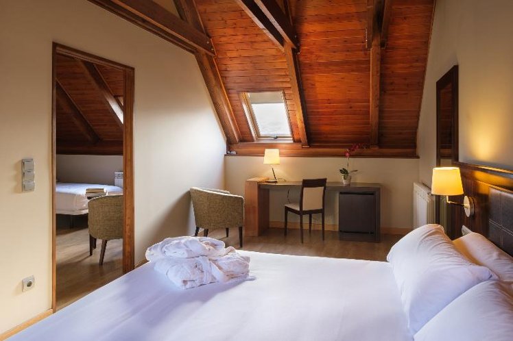 Double or Twin DUPLEX Room