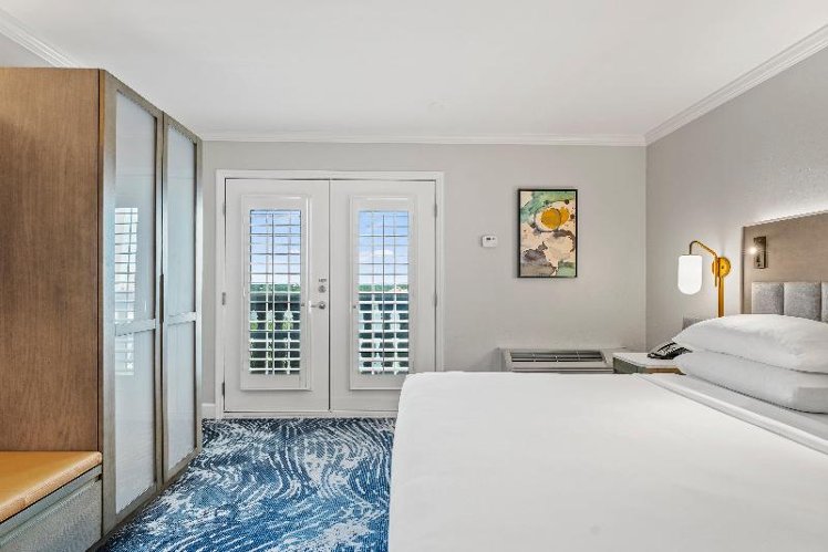 DOUBLE KING SIZE BED Room