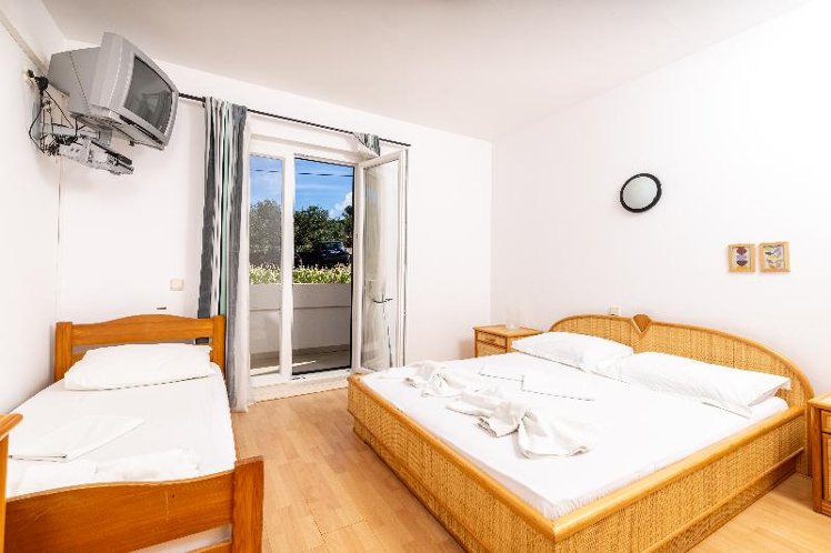 TRIPLE CAPACITY 3 Room