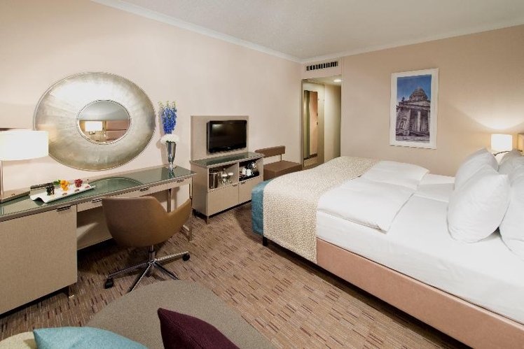 DOUBLE CITY VIEW Room