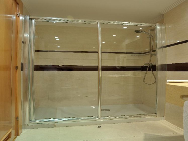 SINGLE STANDARD Room