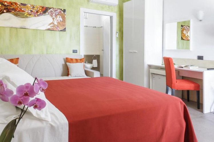 QUADRUPLE STANDARD Room