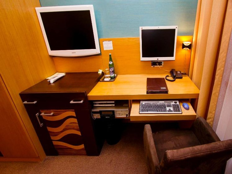 SINGLE STANDARD Room