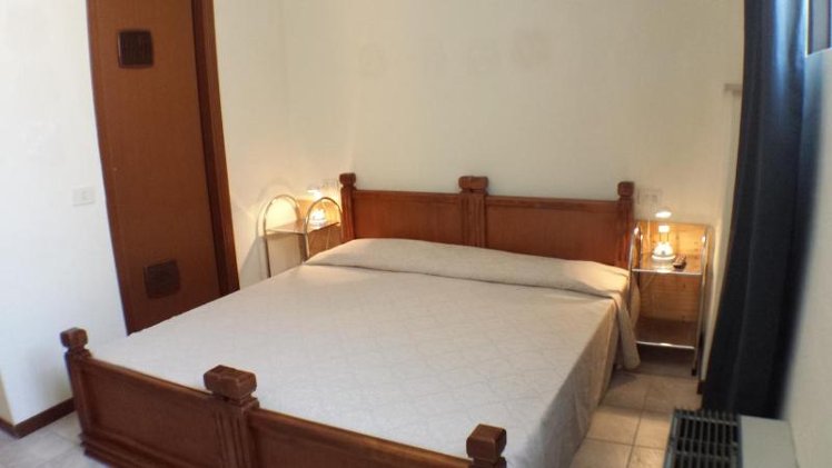 DOUBLE STANDARD Room