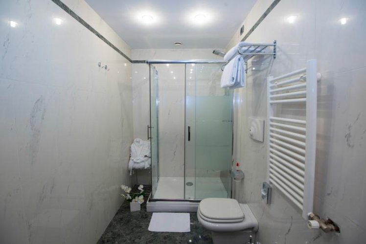 TWIN ECONOMY Room