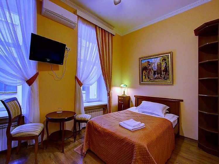 SINGLE STANDARD Room