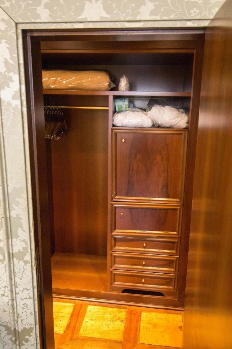 JUNIOR SUITE QUEEN SIZE BED Room
