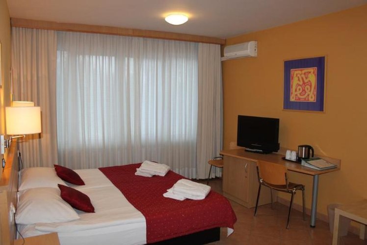 DOUBLE STANDARD Room