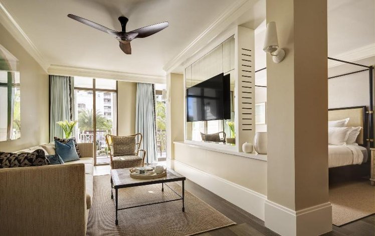 STUDIO GARDEN VIEW KING BED Room