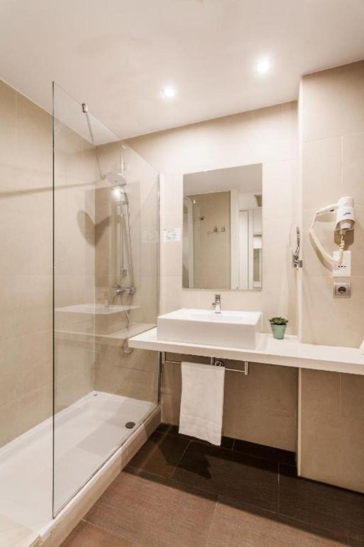 JUNIOR SUITE STANDARD Room