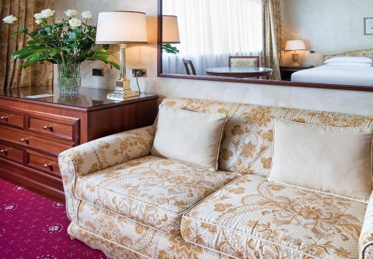 TRIPLE DELUXE Room