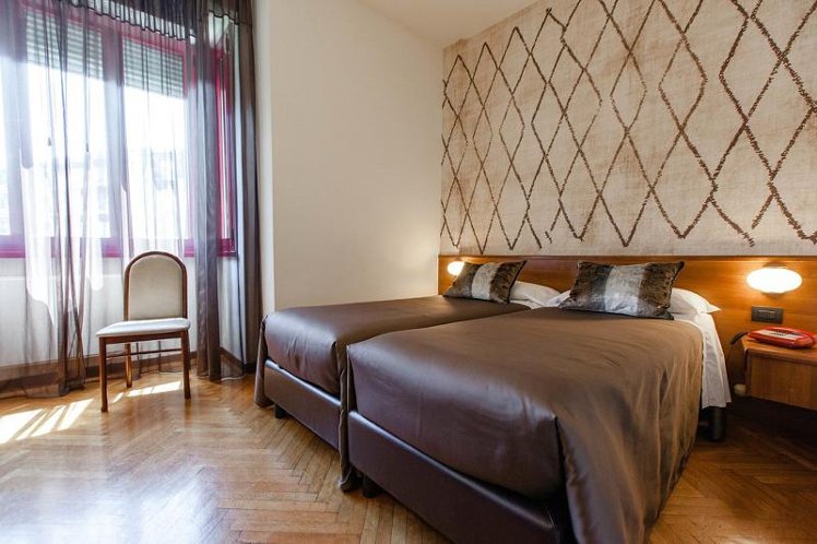 DOUBLE STANDARD Room