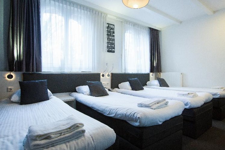 QUADRUPLE BASIC Room