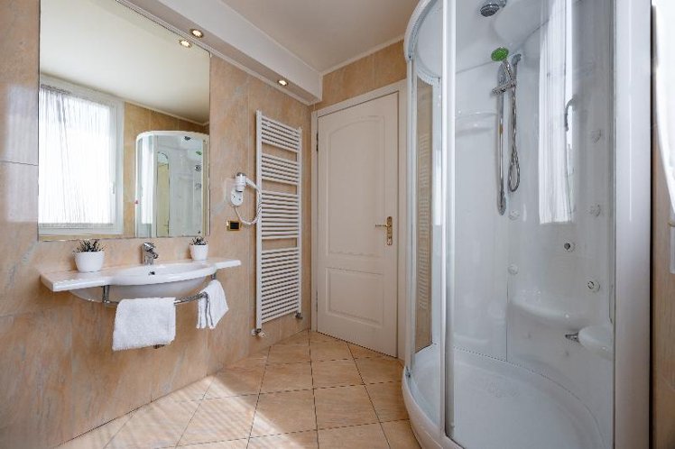 DOUBLE SUPERIOR Room