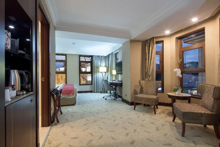 JUNIOR SUITE KING SIZE BED Room