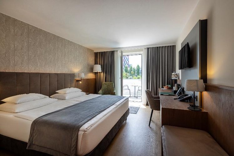 Double or Twin DELUXE Room