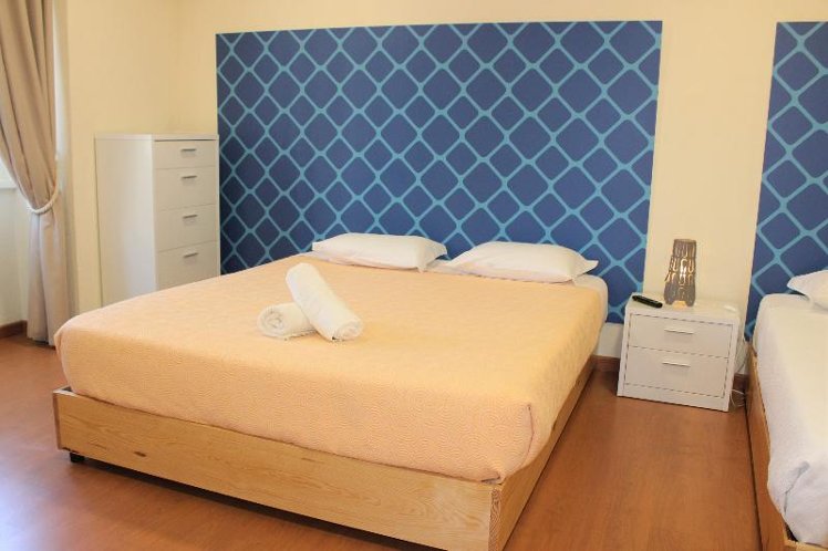 TRIPLE STANDARD Room