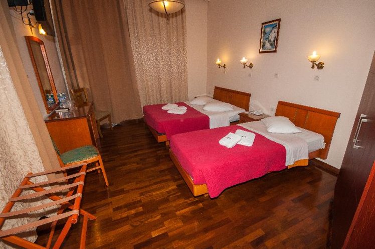 TRIPLE STANDARD Room