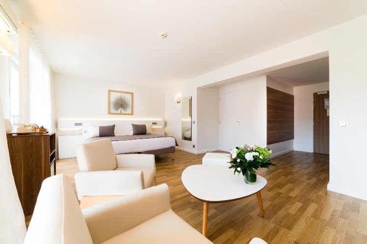DOUBLE DELUXE Room