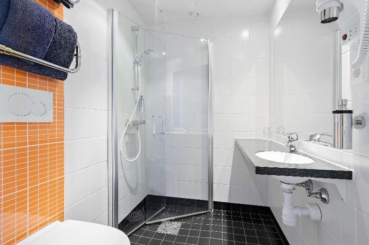 TWIN ECONOMY Room