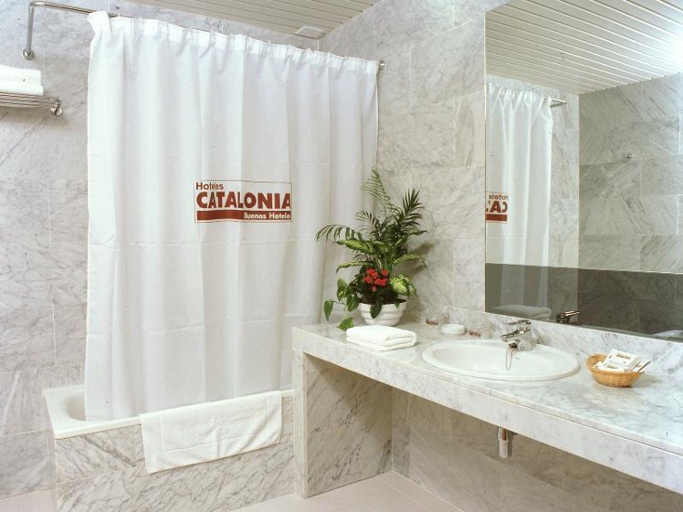 DOUBLE SINGLE USE STANDARD Room