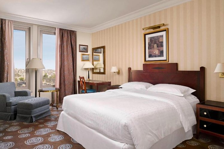 DOUBLE KING SIZE BED Room