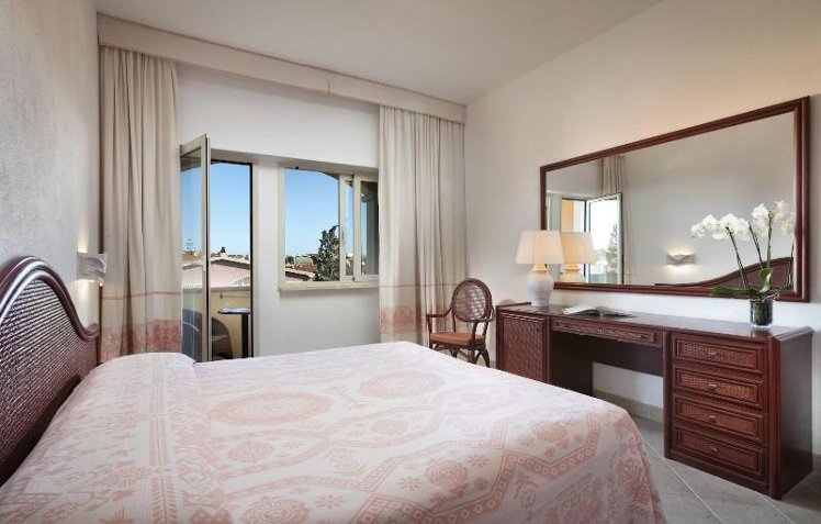 TWIN SUPERIOR CITY VIEW Room