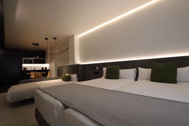JUNIOR SUITE QUEEN SIZE BED Room
