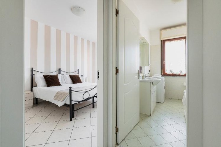 APARTMENT ONE BEDROOM ONE BATHROOM Room