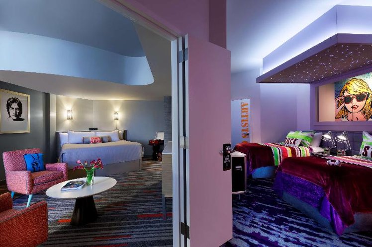 QUADRUPLE STANDARD Room