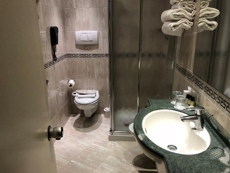 DOUBLE SINGLE USE STANDARD Room