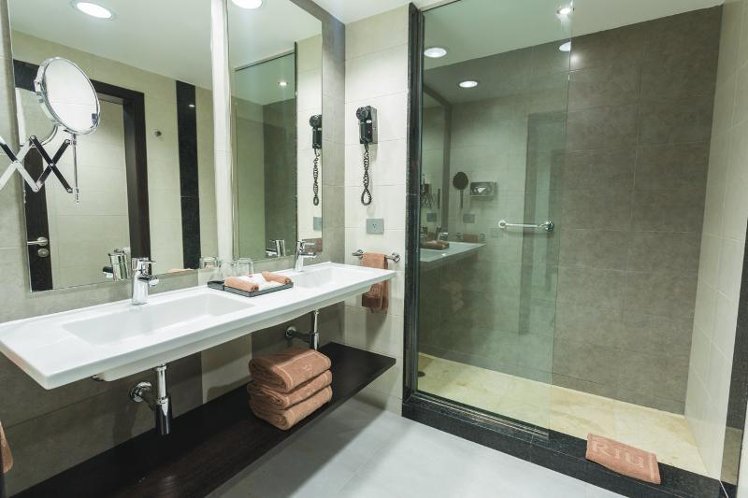 JUNIOR SUITE STANDARD Room