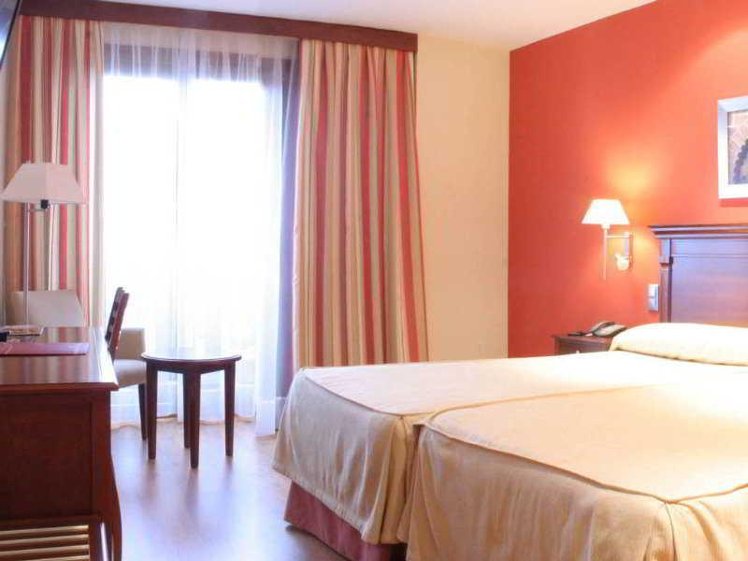 TRIPLE STANDARD Room