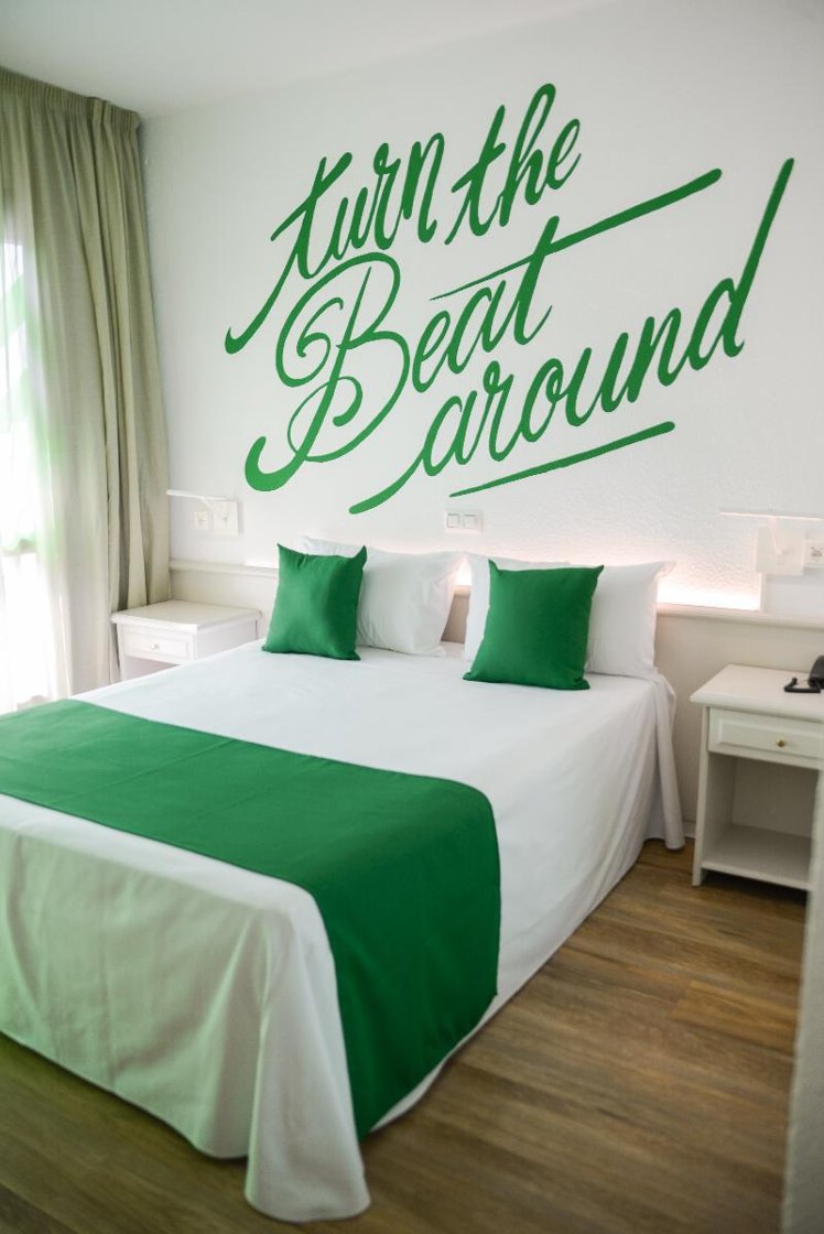DOUBLE SINGLE USE STANDARD Room