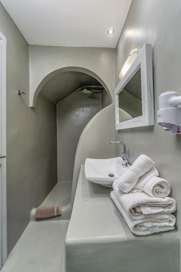 Double or Twin DELUXE Room