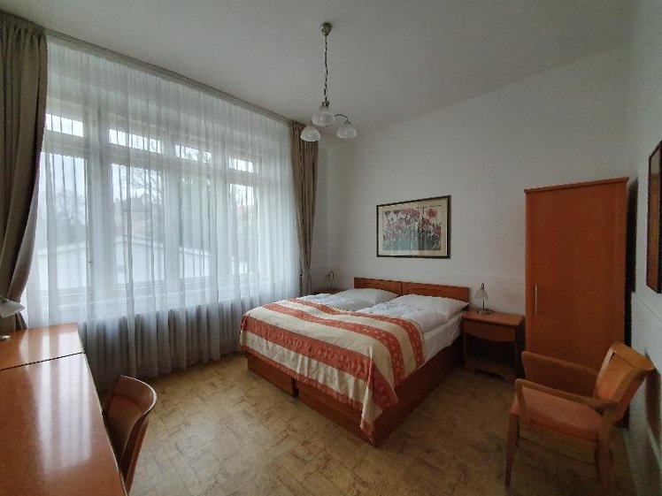 DOUBLE WITH SHARED BATHROOM Room