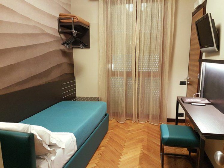 SINGLE STANDARD Room