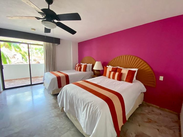 SUITE OCEAN FRONT TWO DOUBLE BEDS Room