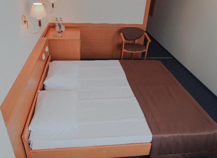 DOUBLE STANDARD Room