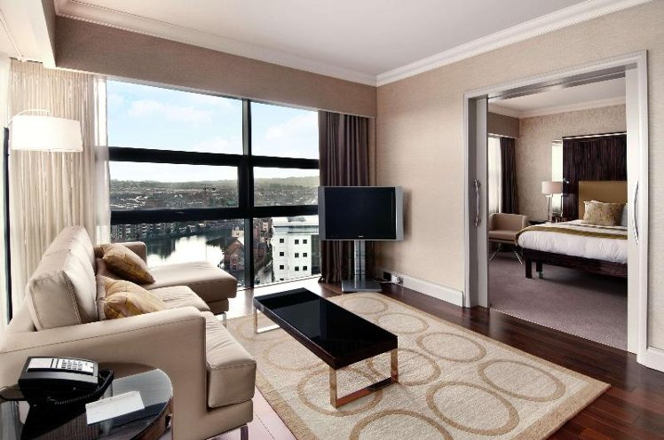 SUITE EXECUTIVE KING BED Room