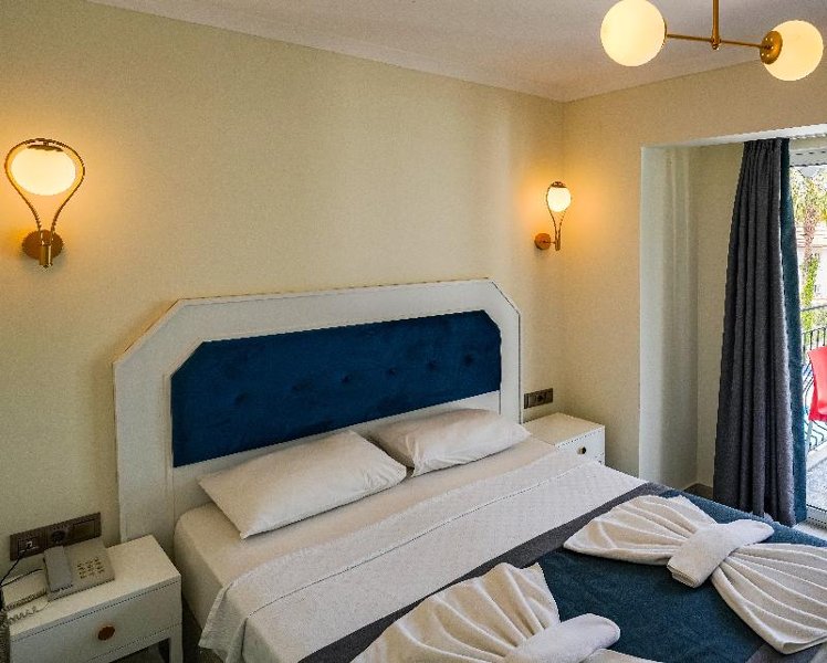 DOUBLE ONE BED Room