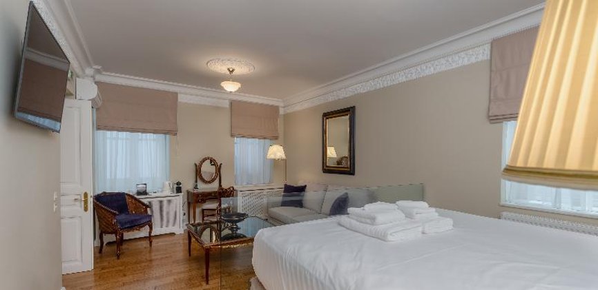 SUITE CAPACITY 4 Room