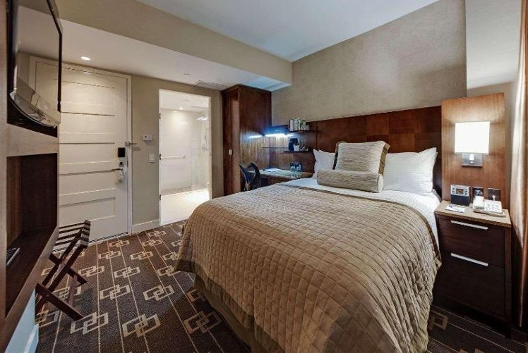 DOUBLE CITY VIEW Room