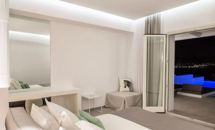 SUITE DELUXE WITH PRIVATE POOL Room