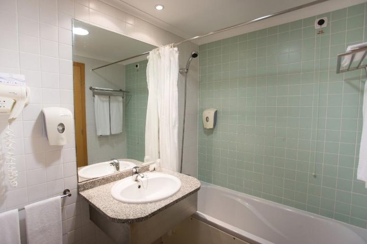 SINGLE STANDARD Room
