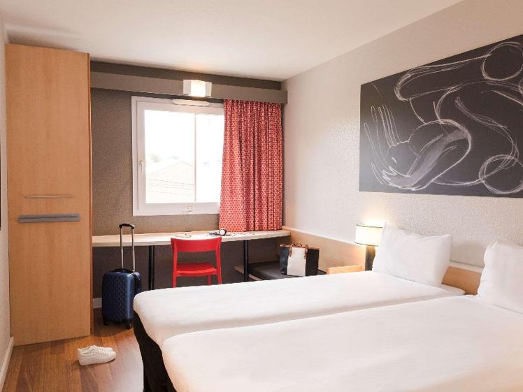 TWIN STANDARD Room