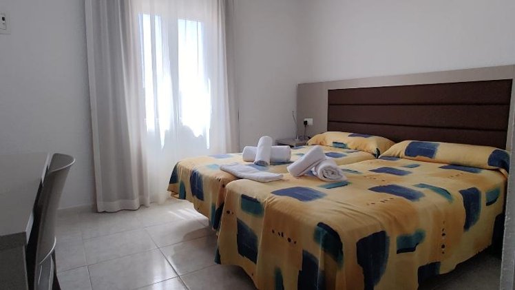 DOUBLE SINGLE USE STANDARD Room